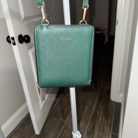 Kedzie Green Crossbody Bag - Picture 6 of 8